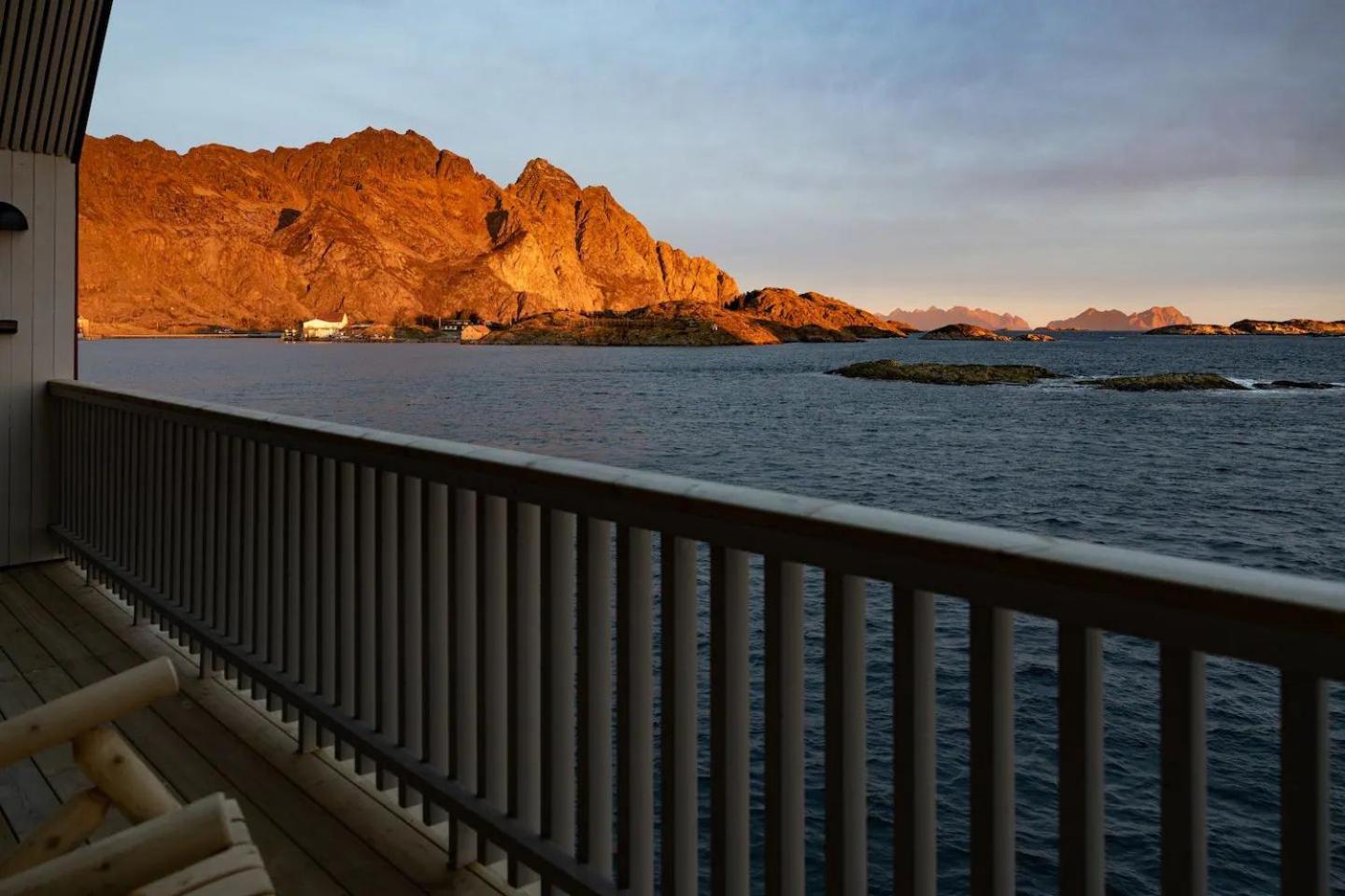 Leilighet Med Fantastisk Utsikt Henningsvær Extérieur photo